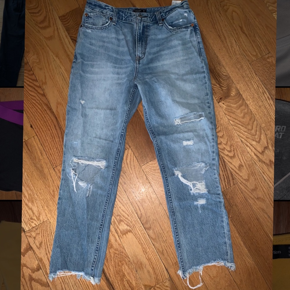 Abercrombie & Fitch Mom Jeans